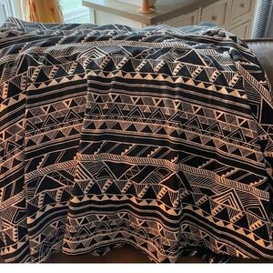 PINK Victoria's Secret Black and White Geometric Mini Skirt size Large